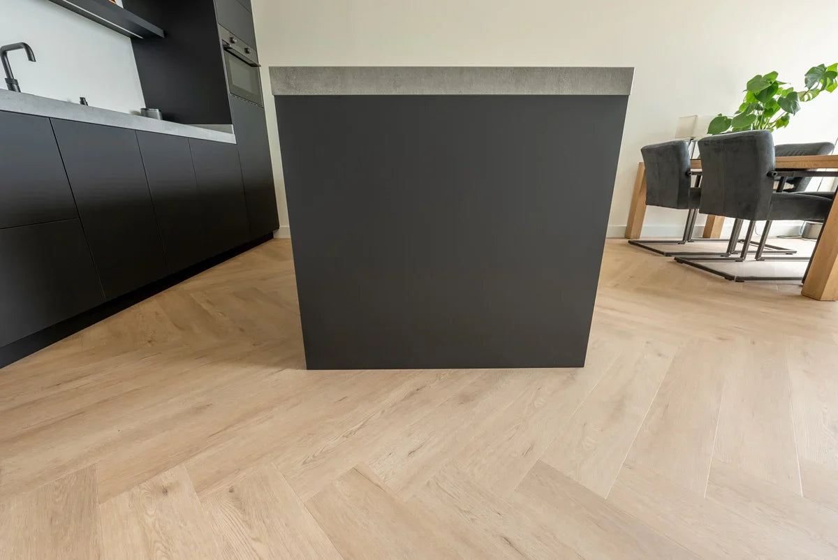 Floer Walvisgraat PVC - Gaia Grijsbeige