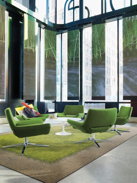 UR103